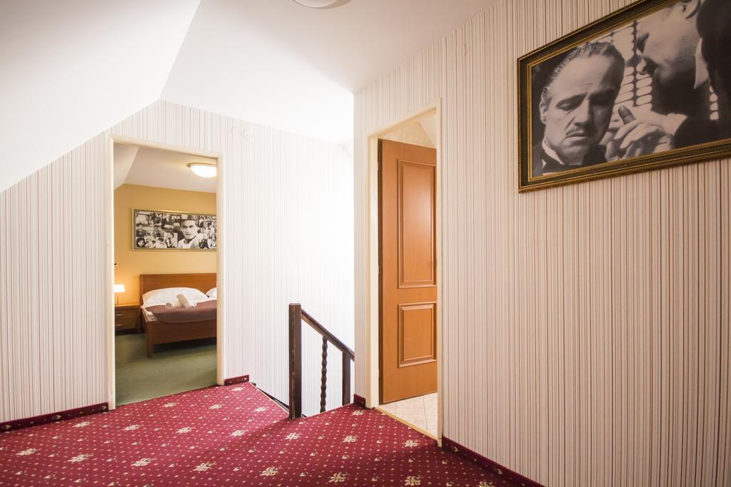 Film Hotel 3*